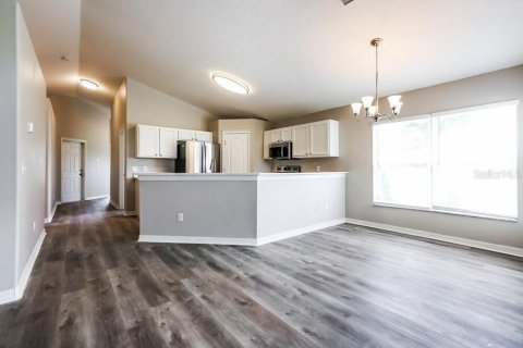 House in Apollo Beach, Florida 3 bedrooms, 141.68 sq.m. № 2393390 - photo 4