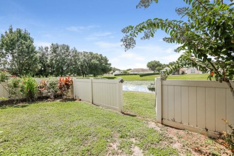 House in Apollo Beach, Florida 3 bedrooms, 141.68 sq.m. № 2393390 - photo 16