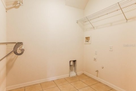 House in Apollo Beach, Florida 3 bedrooms, 141.68 sq.m. № 2393390 - photo 13
