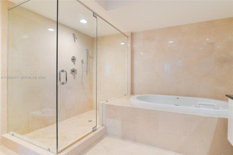 Condominio en venta en Sunny Isles Beach, Florida, 2 dormitorios, 152.73 m2 № 2254928 - foto 17