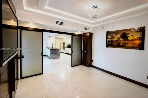 Condominio en venta en Sunny Isles Beach, Florida, 2 dormitorios, 152.73 m2 № 2254928 - foto 13