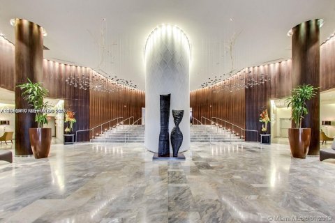 Condominio en venta en Sunny Isles Beach, Florida, 2 dormitorios, 152.73 m2 № 2254928 - foto 26