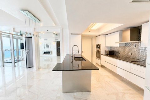 Condominio en venta en Sunny Isles Beach, Florida, 2 dormitorios, 152.73 m2 № 2254928 - foto 6