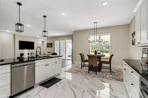 Casa en alquiler en Orlando, Florida, 4 dormitorios, 214.14 m2 № 2224604 - foto 11