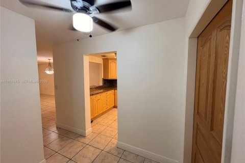 Купить таунхаус в Дорал, Флорида 2 спальни, 148.64м2, № 2024478 - фото 4