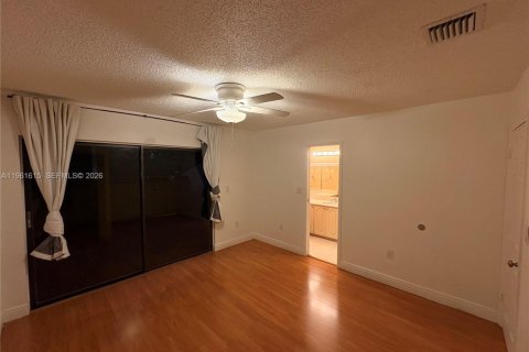 Купить таунхаус в Дорал, Флорида 2 спальни, 148.64м2, № 2024478 - фото 20