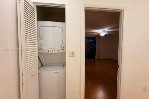 Купить таунхаус в Дорал, Флорида 2 спальни, 148.64м2, № 2024478 - фото 13