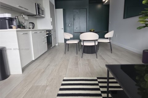 Copropriété à vendre à Miami, Floride: 1 chambre, 67.08 m2 № 2153634 - photo 2