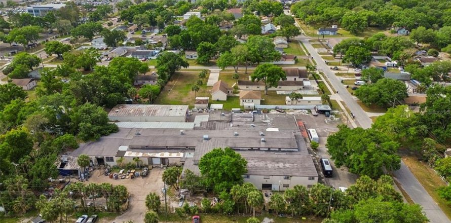 Propiedad comercial en Tampa, Florida № 2277732