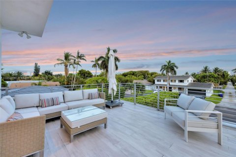 House in Hollywood, Florida 3 bedrooms, 224.82 sq.m. № 1874926 - photo 20