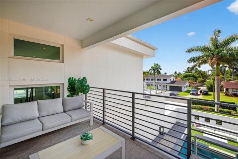 House in Hollywood, Florida 3 bedrooms, 224.82 sq.m. № 1874926 - photo 15