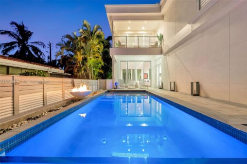 House in Hollywood, Florida 3 bedrooms, 224.82 sq.m. № 1874926 - photo 3