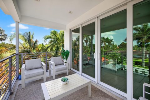 House in Hollywood, Florida 3 bedrooms, 224.82 sq.m. № 1874926 - photo 16