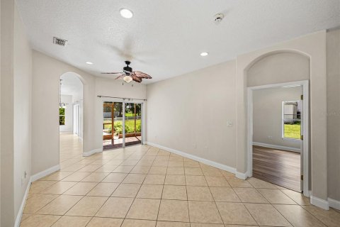 House in Dade City, Florida 4 bedrooms, 203.92 sq.m. № 1899813 - photo 10