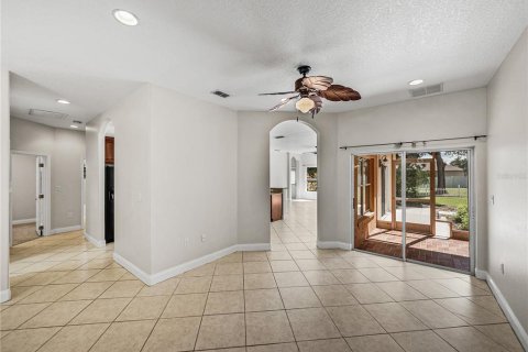 House in Dade City, Florida 4 bedrooms, 203.92 sq.m. № 1899813 - photo 11