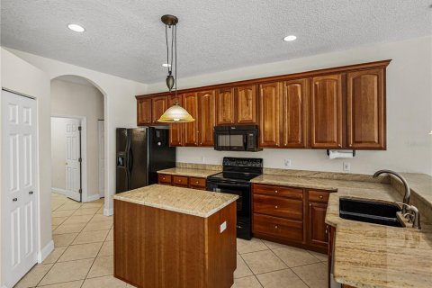House in Dade City, Florida 4 bedrooms, 203.92 sq.m. № 1899813 - photo 14