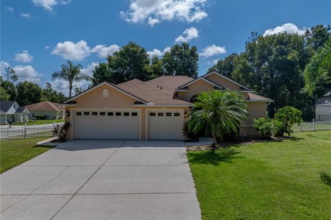 House in Dade City, Florida 4 bedrooms, 203.92 sq.m. № 1899813 - photo 6
