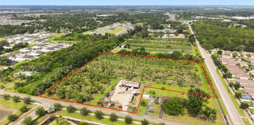 Commercial property in Ruskin, Florida 350.8 sq.m. № 2214002