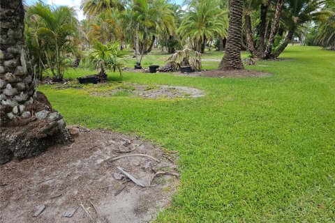 Commercial property in Ruskin, Florida 350.8 sq.m. № 2214002 - photo 11