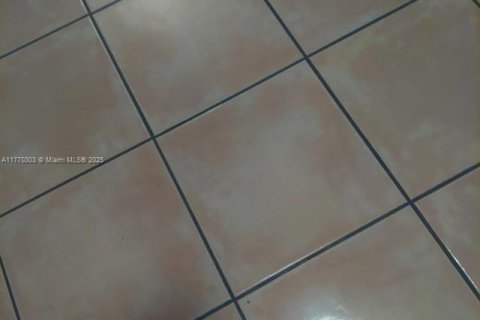 Casa en venta en Miami, Florida, 3 dormitorios, 104.42 m2 № 1864995 - foto 7