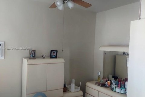 Casa en venta en Miami, Florida, 3 dormitorios, 104.42 m2 № 1864995 - foto 4