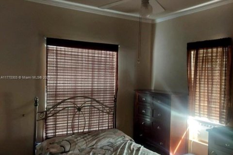 Casa en venta en Miami, Florida, 3 dormitorios, 104.42 m2 № 1864995 - foto 3