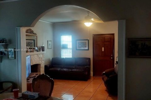Casa en venta en Miami, Florida, 3 dormitorios, 104.42 m2 № 1864995 - foto 6