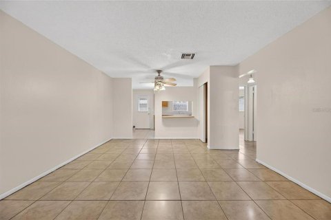 Immobilier commercial à vendre à Largo, Floride: 6 chambres, 225.75 m2 № 2313405 - photo 8