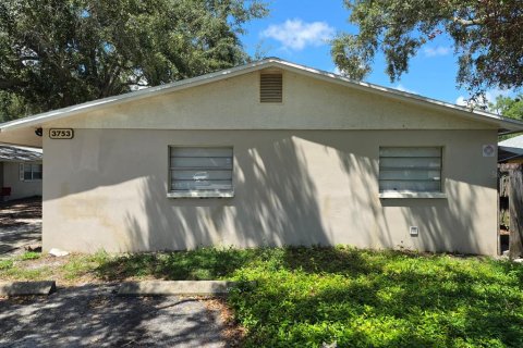Immobilier commercial à vendre à Largo, Floride: 6 chambres, 225.75 m2 № 2313405 - photo 2