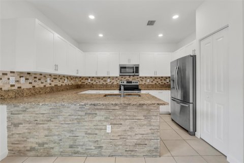 Casa en venta en Miami, Florida, 3 dormitorios, 154.4 m2 № 2252538 - foto 12