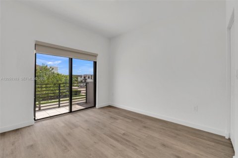 Casa en venta en Miami, Florida, 3 dormitorios, 154.4 m2 № 2252538 - foto 27