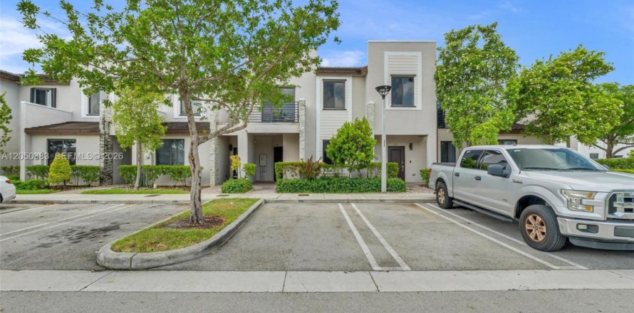 Casa en Miami, Florida 3 dormitorios, 154.4 m2 № 2252538