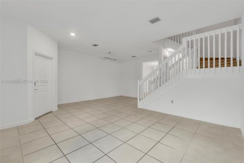Casa en venta en Miami, Florida, 3 dormitorios, 154.4 m2 № 2252538 - foto 4