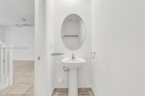 Casa en venta en Miami, Florida, 3 dormitorios, 154.4 m2 № 2252538 - foto 9
