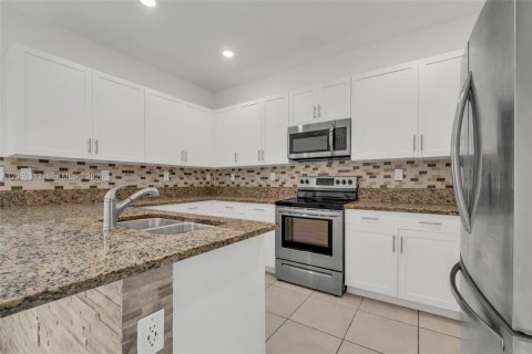 Casa en venta en Miami, Florida, 3 dormitorios, 154.4 m2 № 2252538 - foto 13