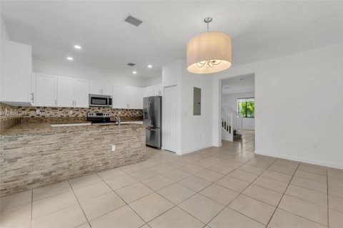 Casa en venta en Miami, Florida, 3 dormitorios, 154.4 m2 № 2252538 - foto 11