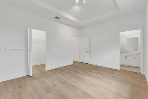 Casa en venta en Miami, Florida, 3 dormitorios, 154.4 m2 № 2252538 - foto 22