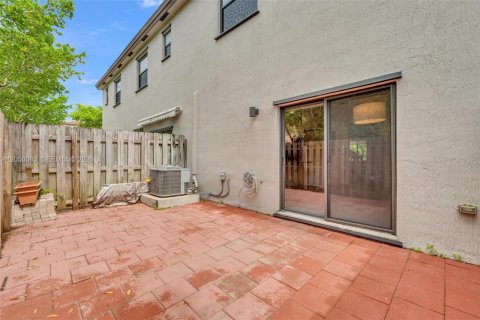Casa en venta en Miami, Florida, 3 dormitorios, 154.4 m2 № 2252538 - foto 17