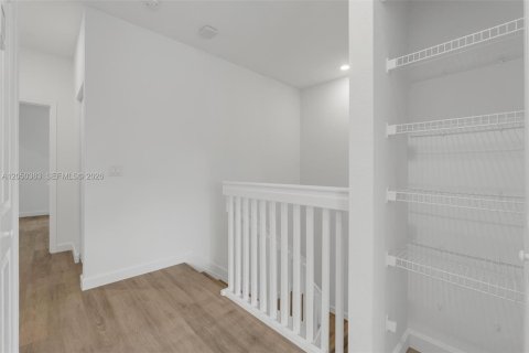 Casa en venta en Miami, Florida, 3 dormitorios, 154.4 m2 № 2252538 - foto 20