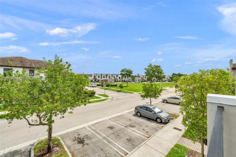 Casa en venta en Miami, Florida, 3 dormitorios, 154.4 m2 № 2252538 - foto 30