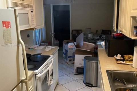 Townhouse in Lauderhill, Florida 3 bedrooms, 195.09 sq.m. № 1943904 - photo 19