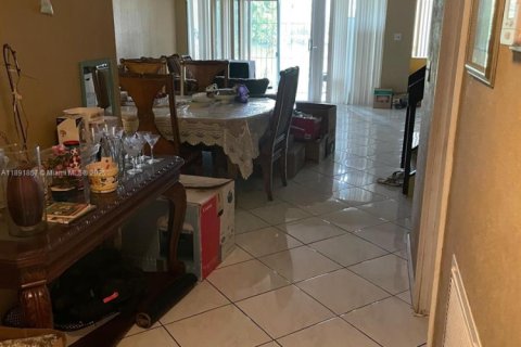 Townhouse in Lauderhill, Florida 3 bedrooms, 195.09 sq.m. № 1943904 - photo 17