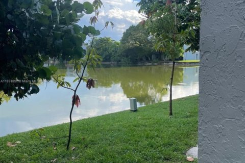 Townhouse in Lauderhill, Florida 3 bedrooms, 195.09 sq.m. № 1943904 - photo 7
