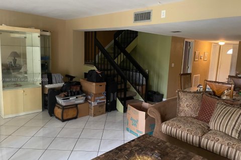 Townhouse in Lauderhill, Florida 3 bedrooms, 195.09 sq.m. № 1943904 - photo 29