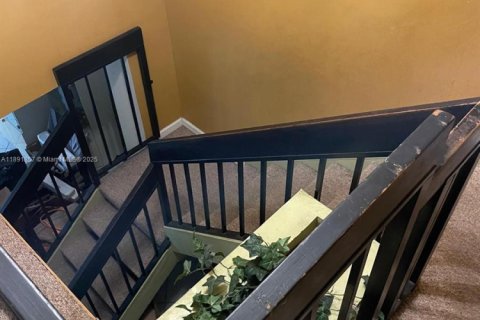 Townhouse in Lauderhill, Florida 3 bedrooms, 195.09 sq.m. № 1943904 - photo 10