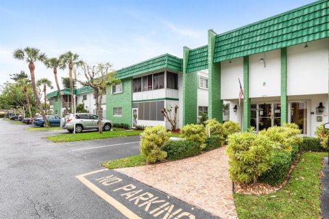 Condo in Lauderhill, Florida, 2 bedrooms  № 2175808