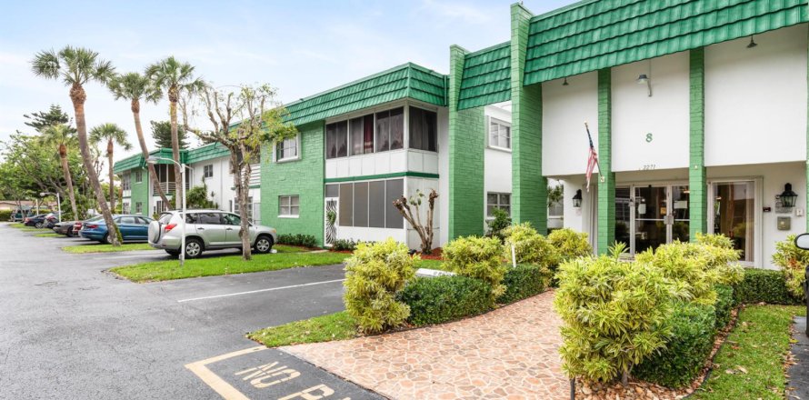 Condominio en Lauderhill, Florida, 2 dormitorios  № 2175808