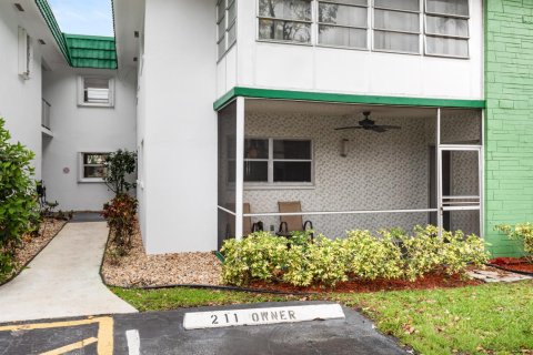Condominio en venta en Lauderhill, Florida, 2 dormitorios, 101.08 m2 № 2175808 - foto 3