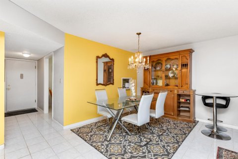 Condominio en venta en Lauderhill, Florida, 2 dormitorios, 101.08 m2 № 2175808 - foto 6