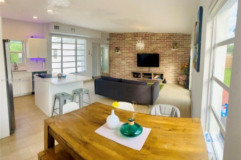 Casa en venta en Miami, Florida, 3 dormitorios, 106 m2 № 1842834 - foto 7